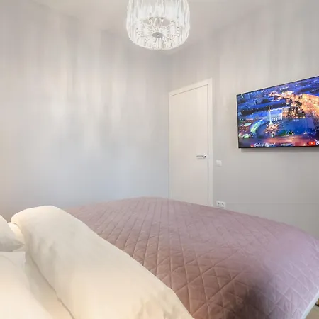 на видалення!petrovdom 267-373 In Rc Park, 7 John Mccain Street شقة